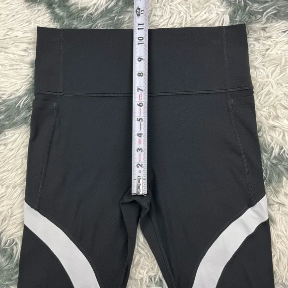 Athleta Women's Salutation Stash Pocket 7/8 Tight Black White Leggings Sz Medium - Picture 4 of 10
